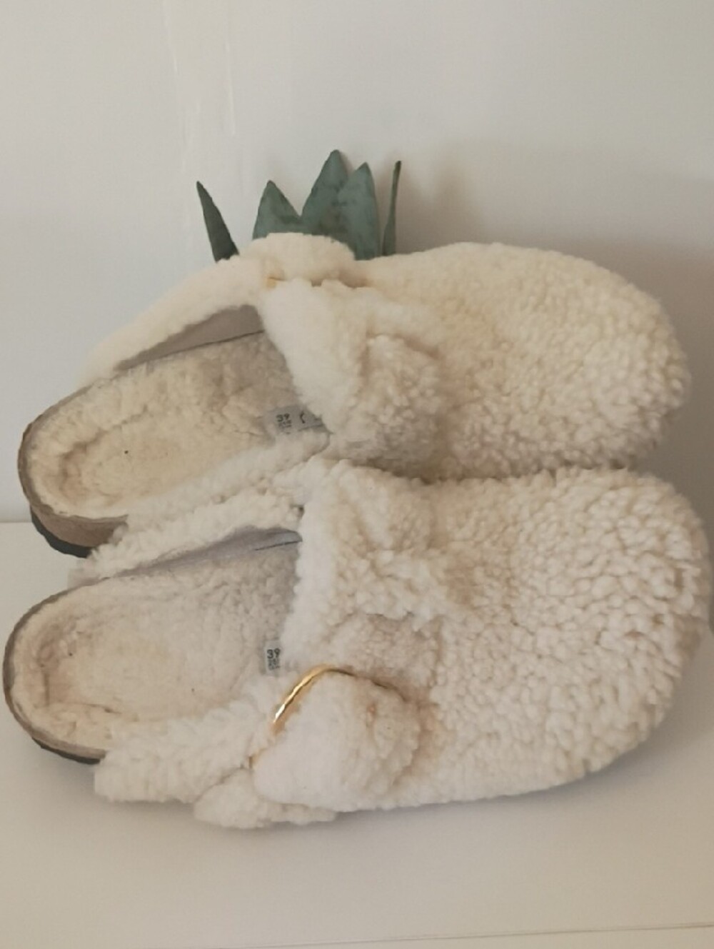 Birkenstock Boston Teddy clogs in the eggshell shearling colorway size 39 US 8 - Picture 4 of 10